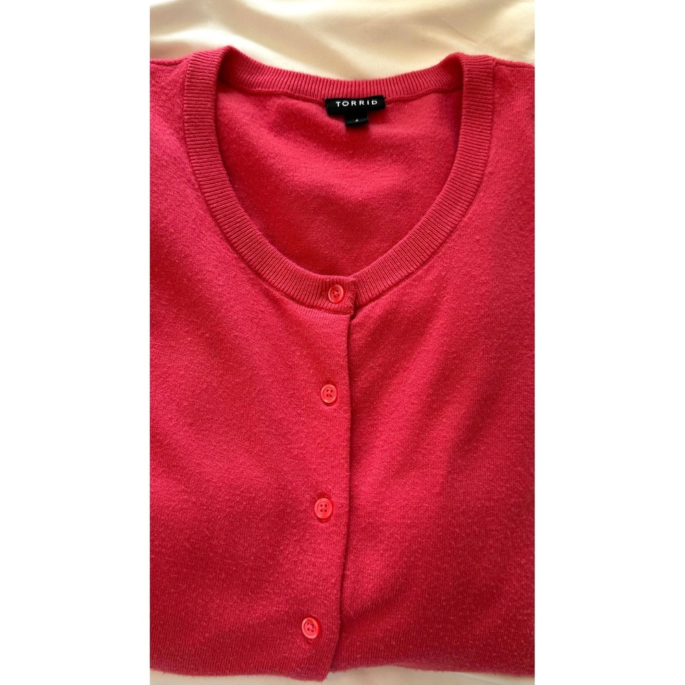 Torrid Womens Plus Size 4 Coral Pink Button Front Crew Neck Cardigan Sweater